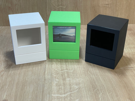 TCG Deckbox mit Fenster