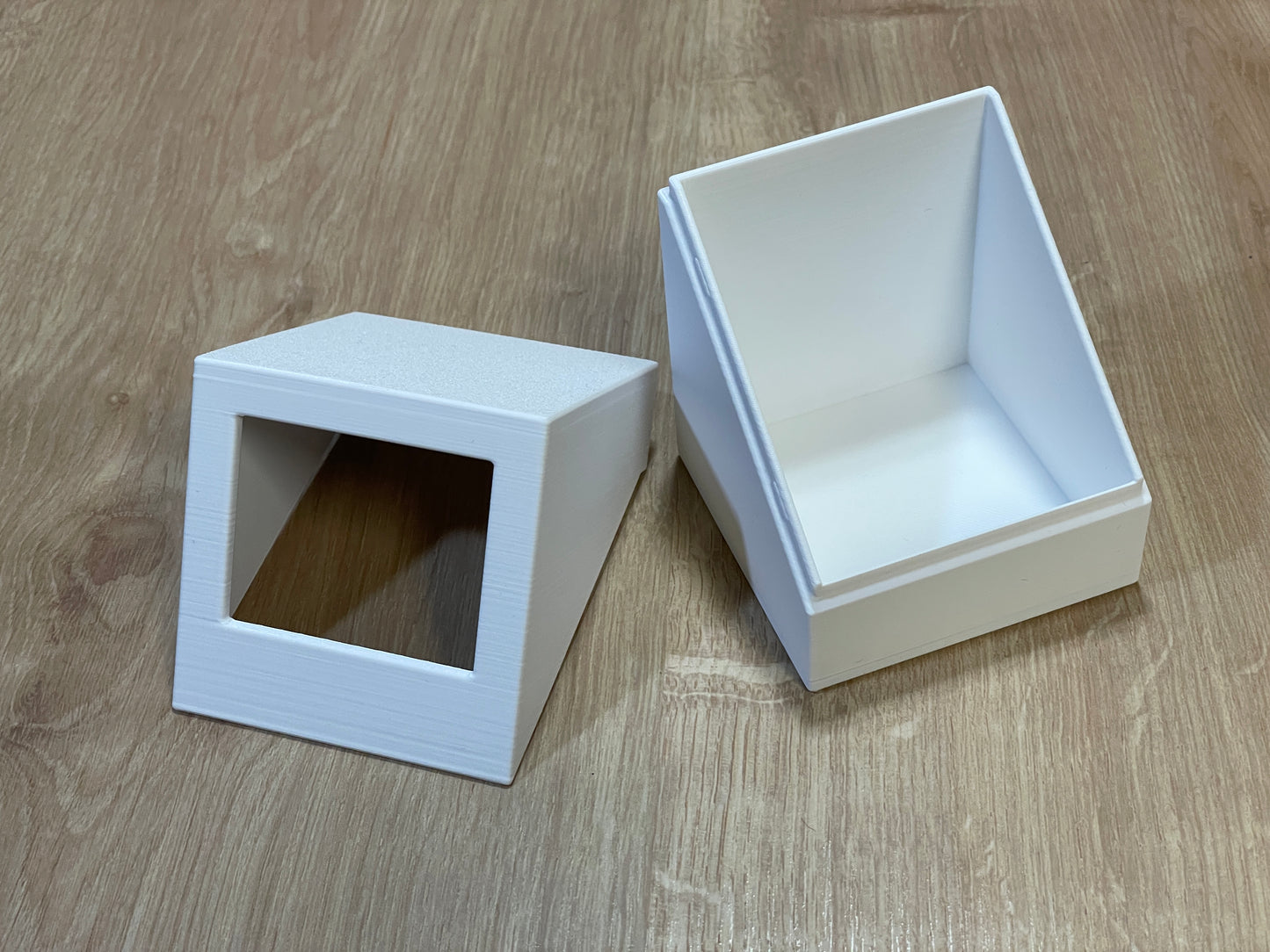 TCG Deckbox mit Fenster