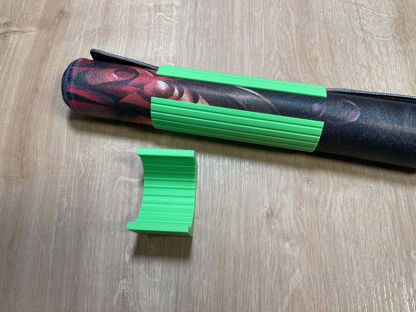 Wandhalterung für Spielmatten & Mousepads – abnehmbar & transportabel