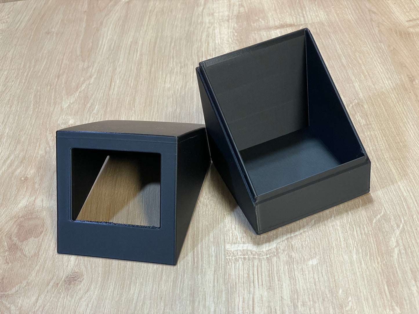 TCG Deckbox mit Fenster